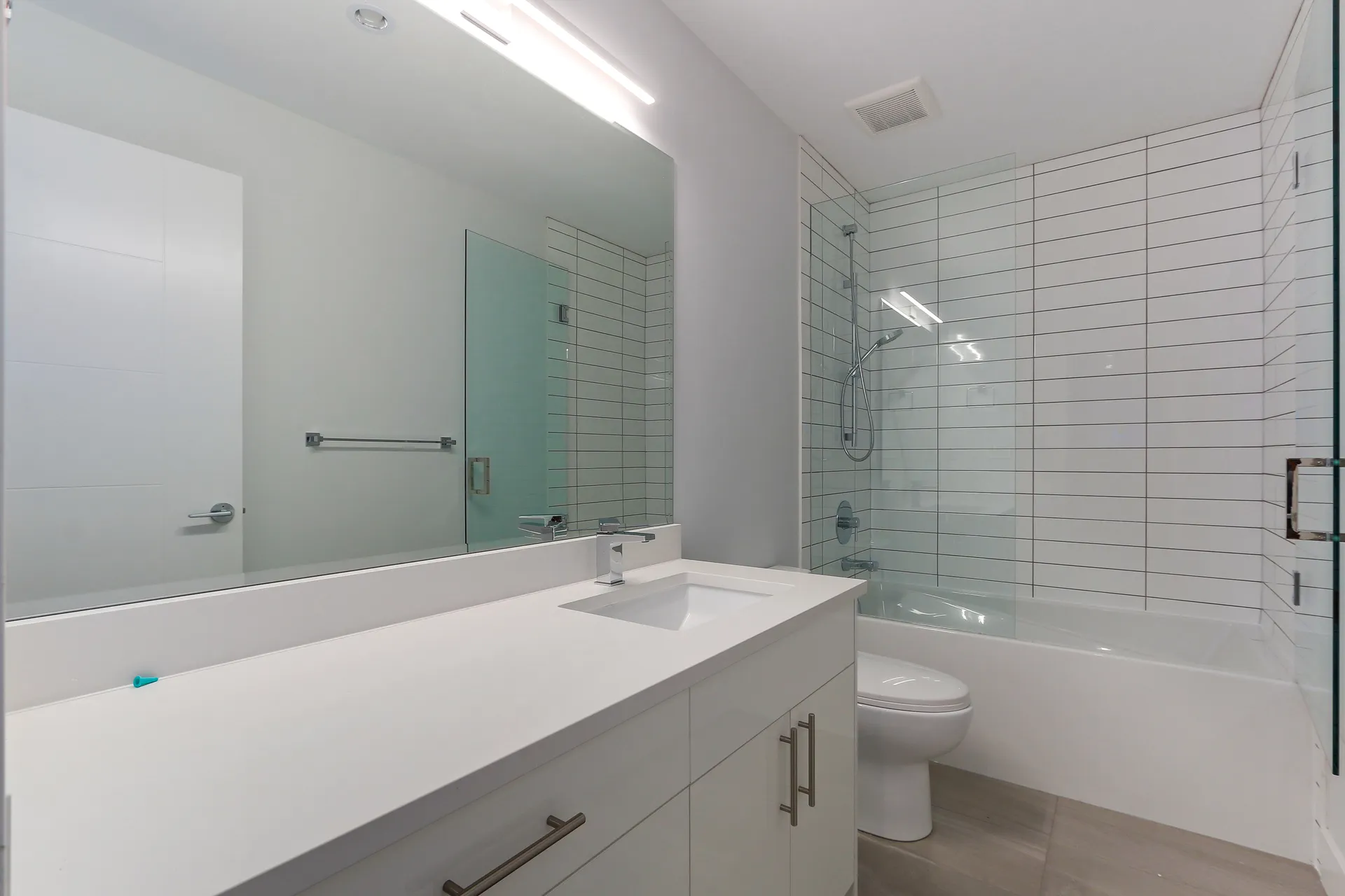 Deep Cove West Coast modern home with waterfront views, view 7
